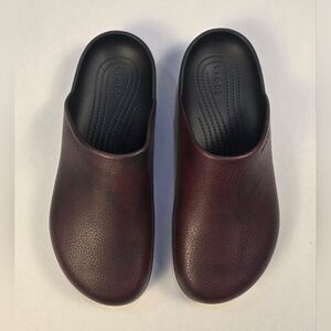 CROCS Dylan Men’s Slip-On Clog in Burgundy with Black Footbed